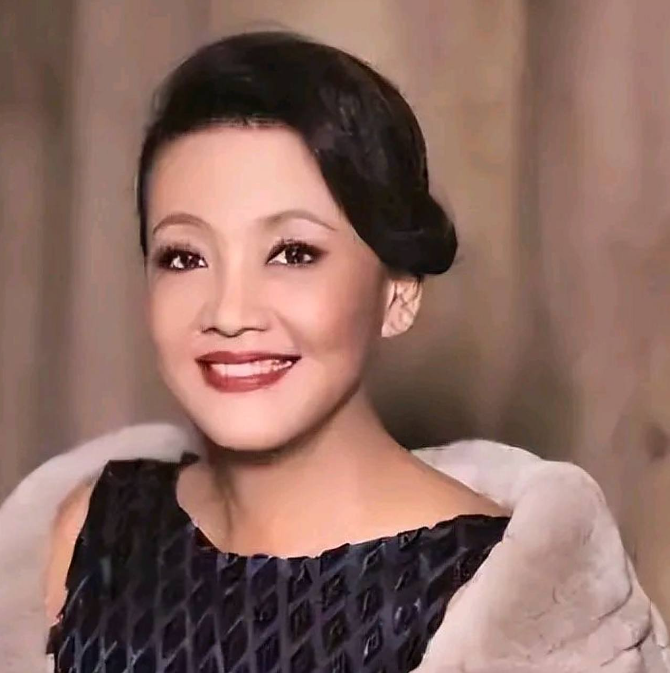 大牛助手:张兰面对持枪流氓时的果敢反应,让人意外 大牛助手:张兰面对持枪流氓时的果敢反应,让人意外